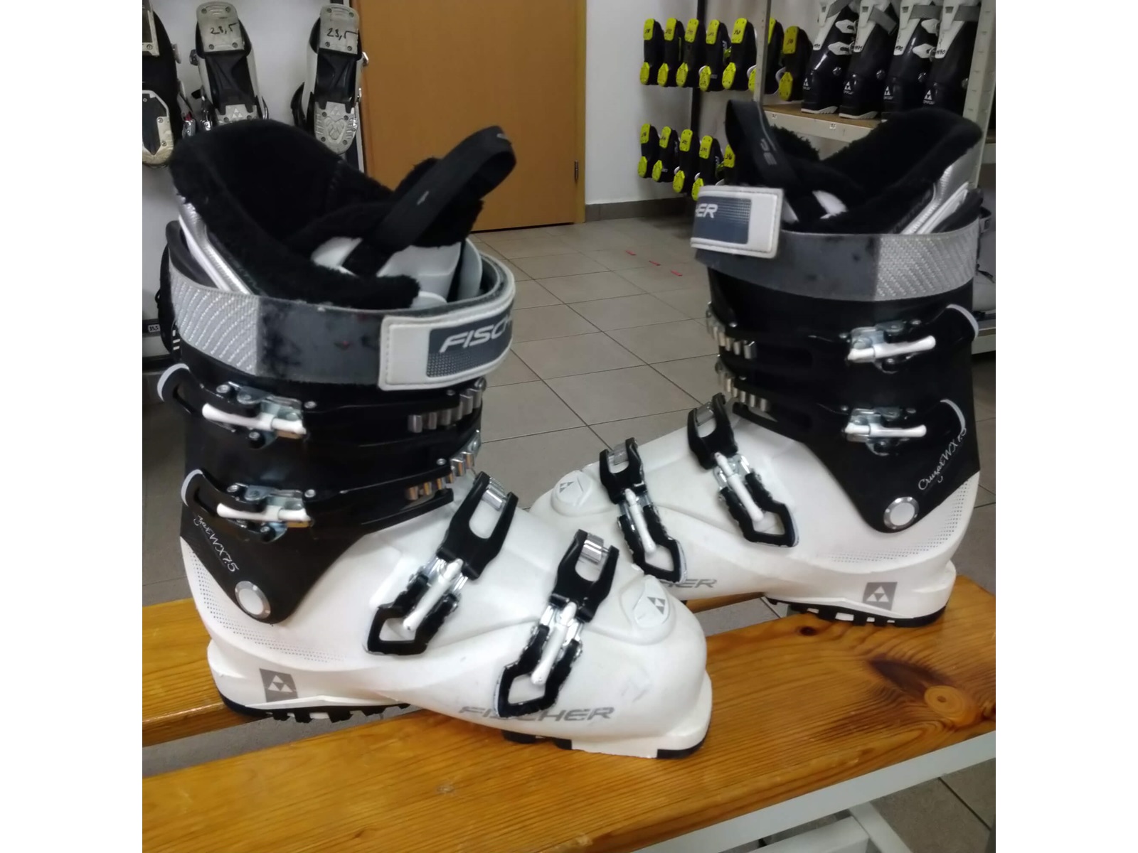 Fischer Cruzar W 7,5