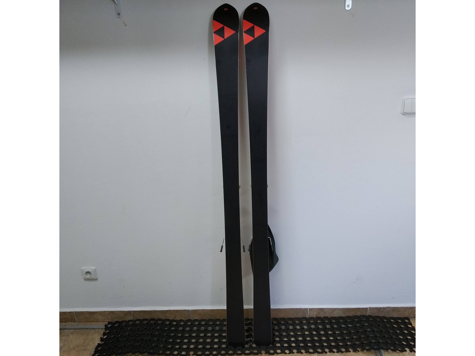 Fischer Transalp 75 Carbon + Tour Speed Lite 2.0 + pásy