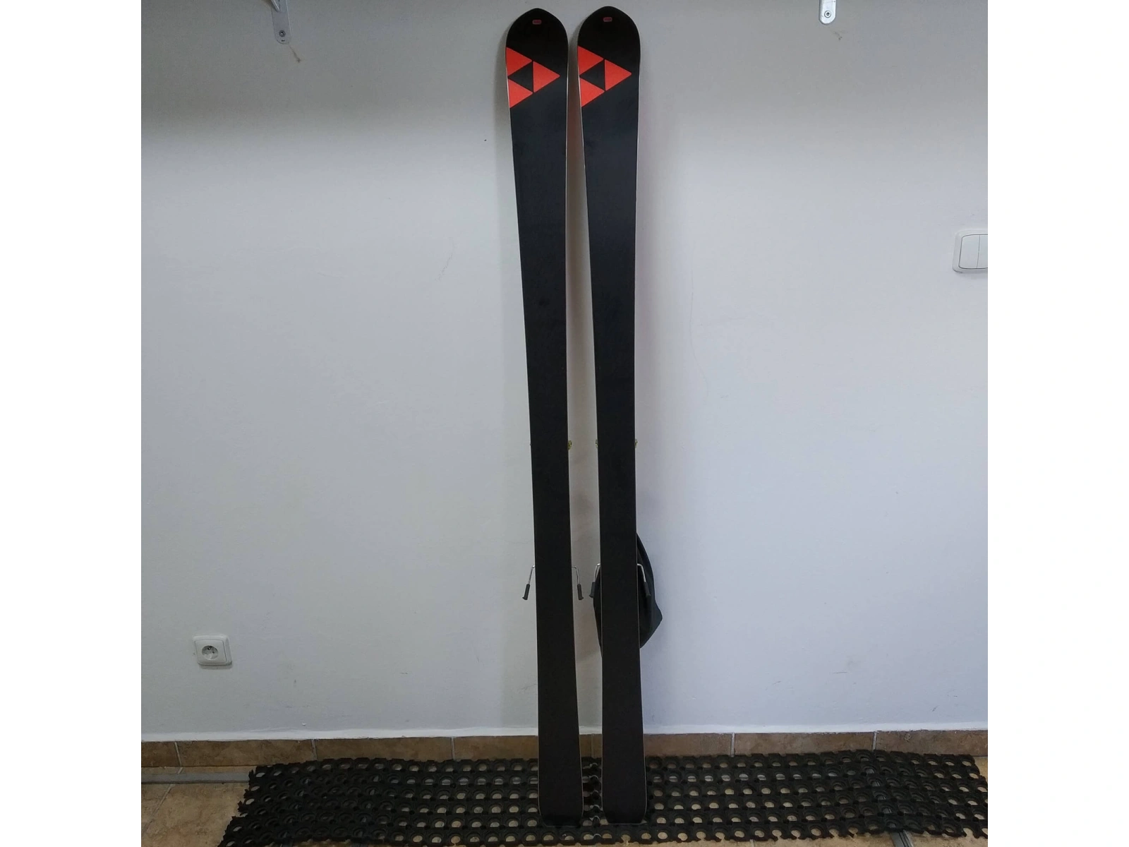 Fischer Transalp 75 Carbon + Tour Speed Lite 2.0 + pásy