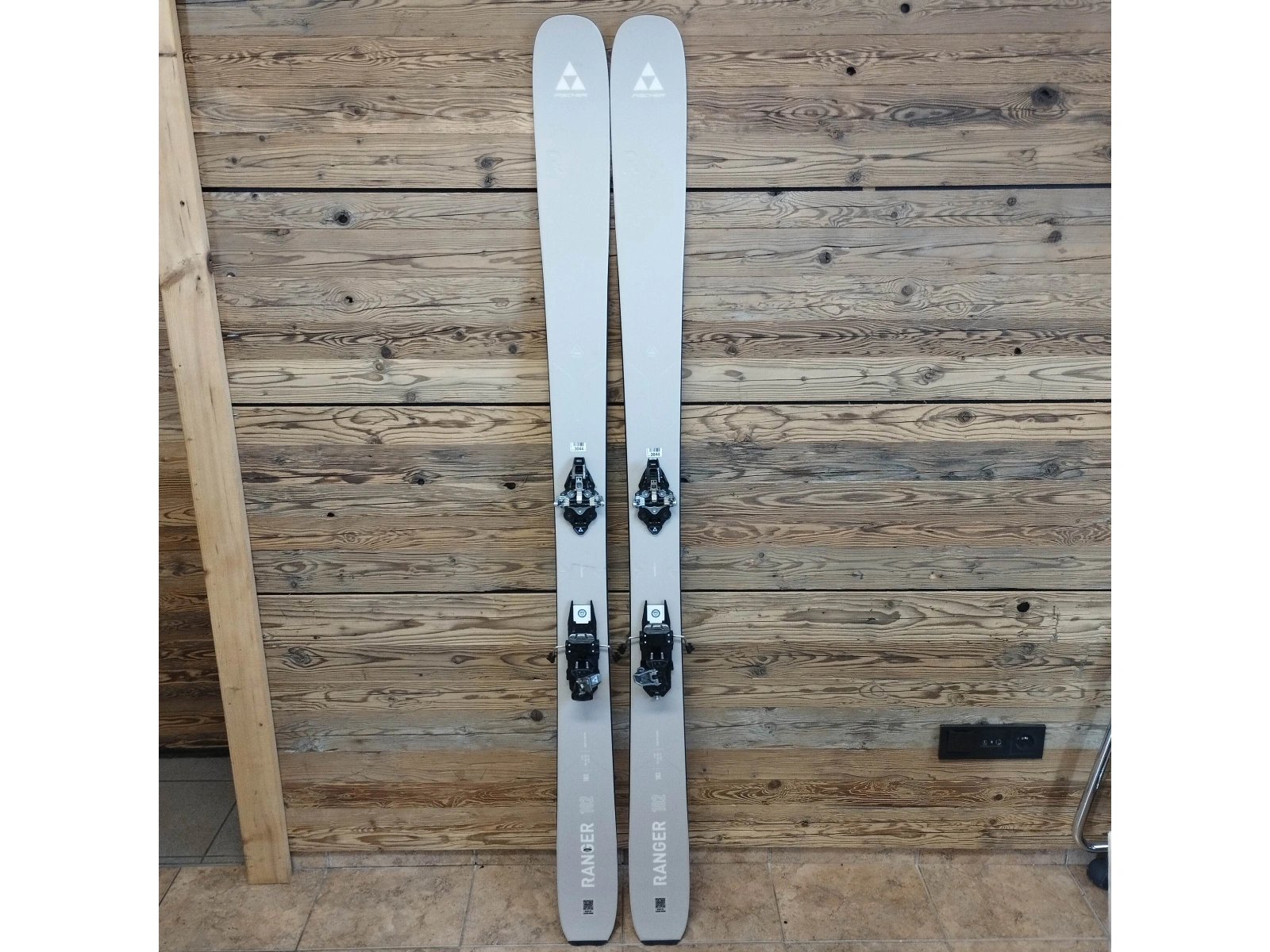 Fischer RANGER 102 + TOUR CLASSIC FREE BRAKE + pásy 24/25